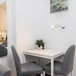 Break Center Krucza * Βαρσοβία
